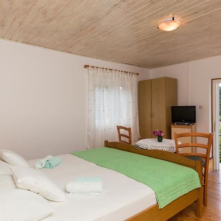 Apartments Miskovic Donje Celo Habitación foto