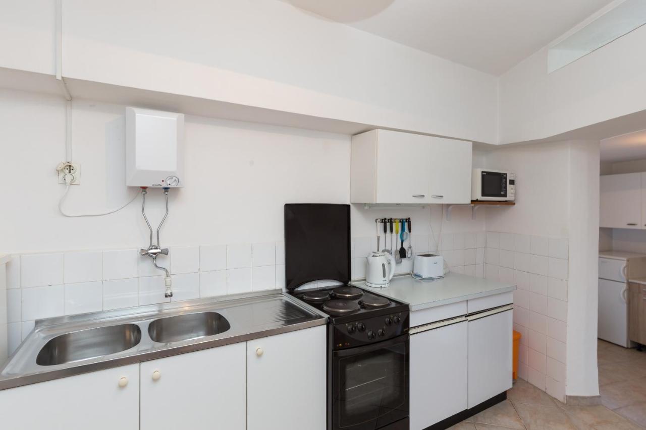 Apartments Miskovic Donje Celo Habitación foto