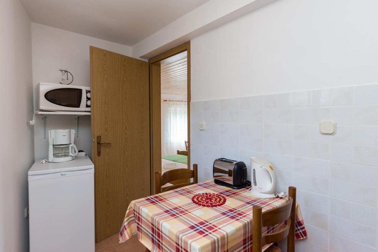 Apartments Miskovic Donje Celo Habitación foto